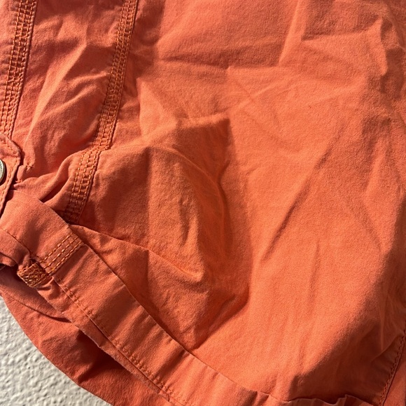 DKNY longer short with cuff bottom size 4 - Picture 2 of 5